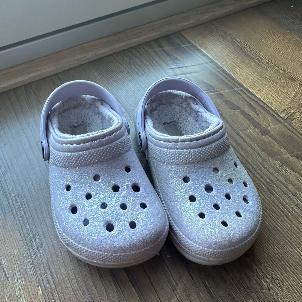 Sparkly Lilac Purple Little Girl Fuzzy Lined Crocs